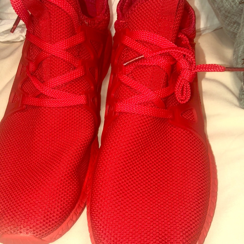 Men tennis shoes